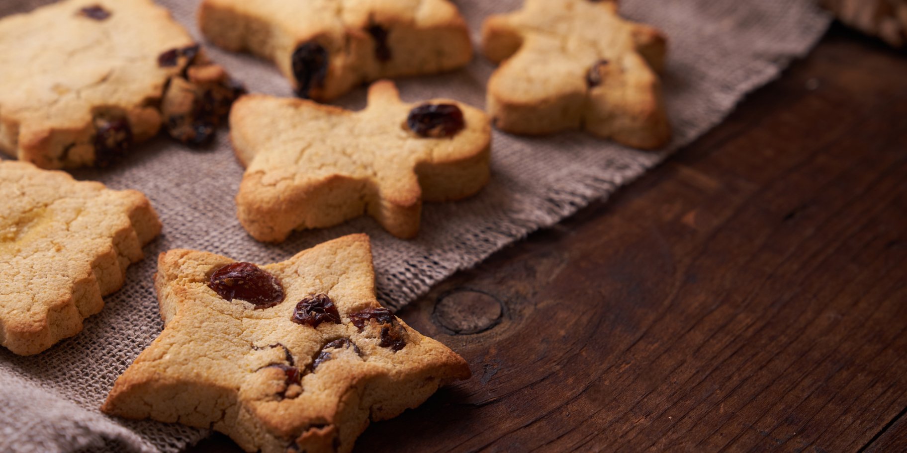 Медовое печенье с изюмом для детей: рецепт