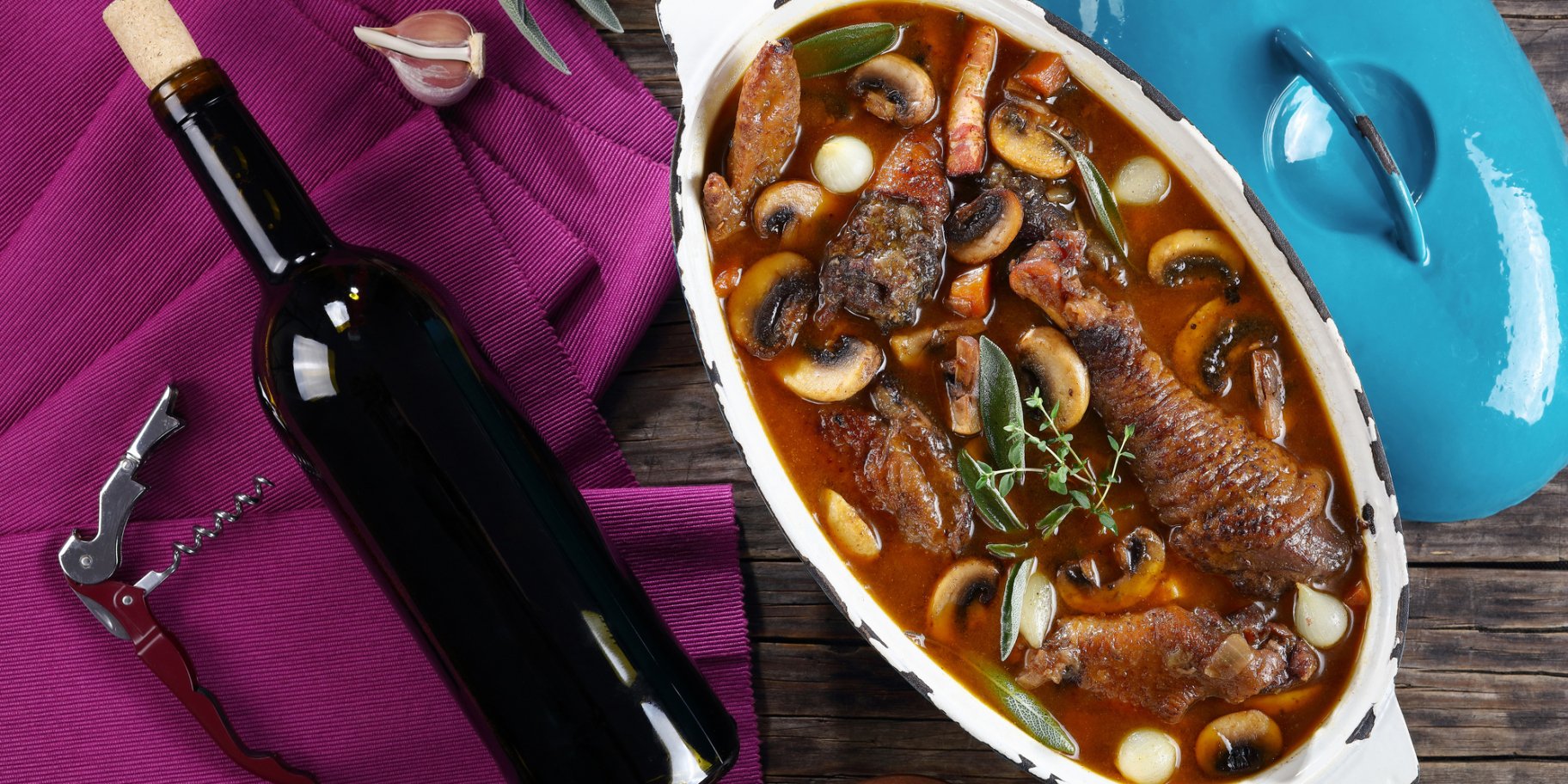 тушкований півень у вині