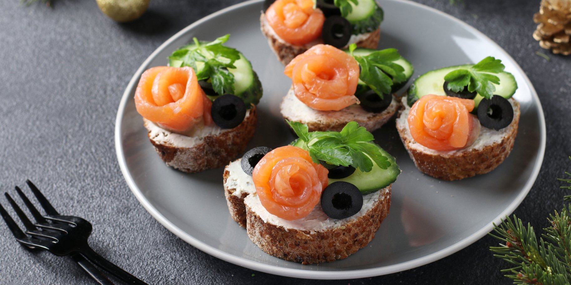 Бутерброди з лососем