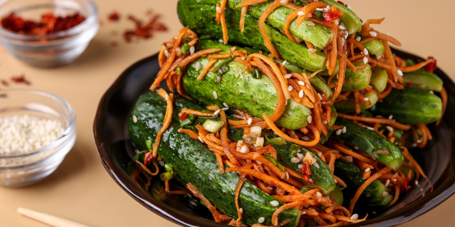 Смажені огірки з морквою