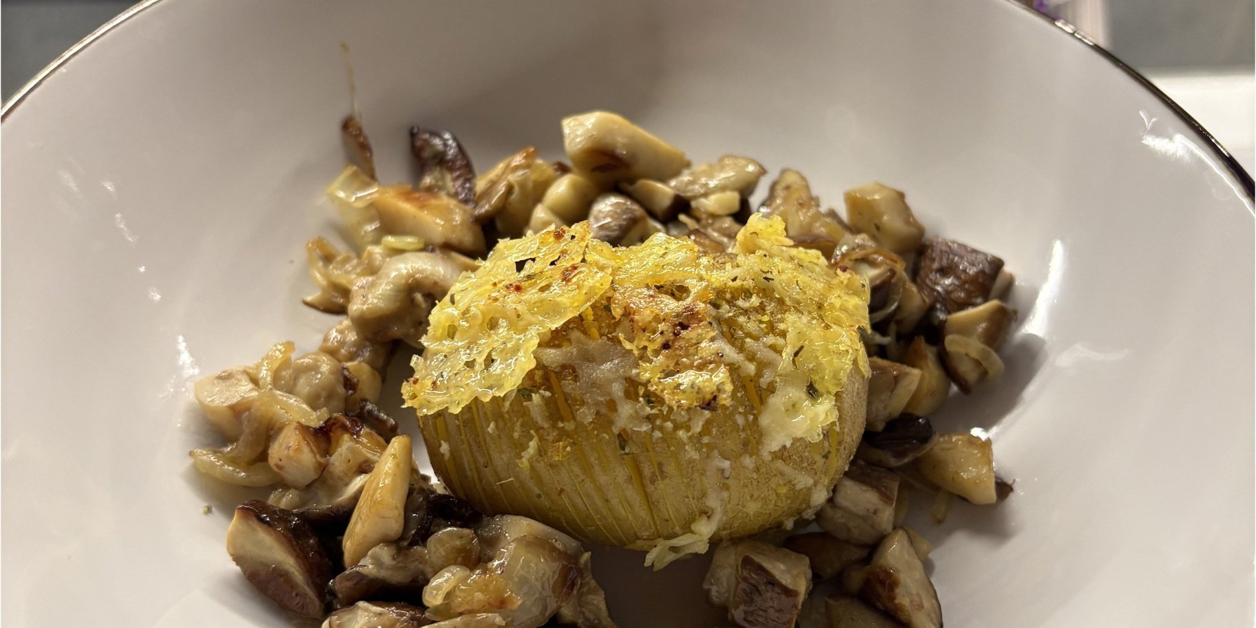 Картопля з білими грибами