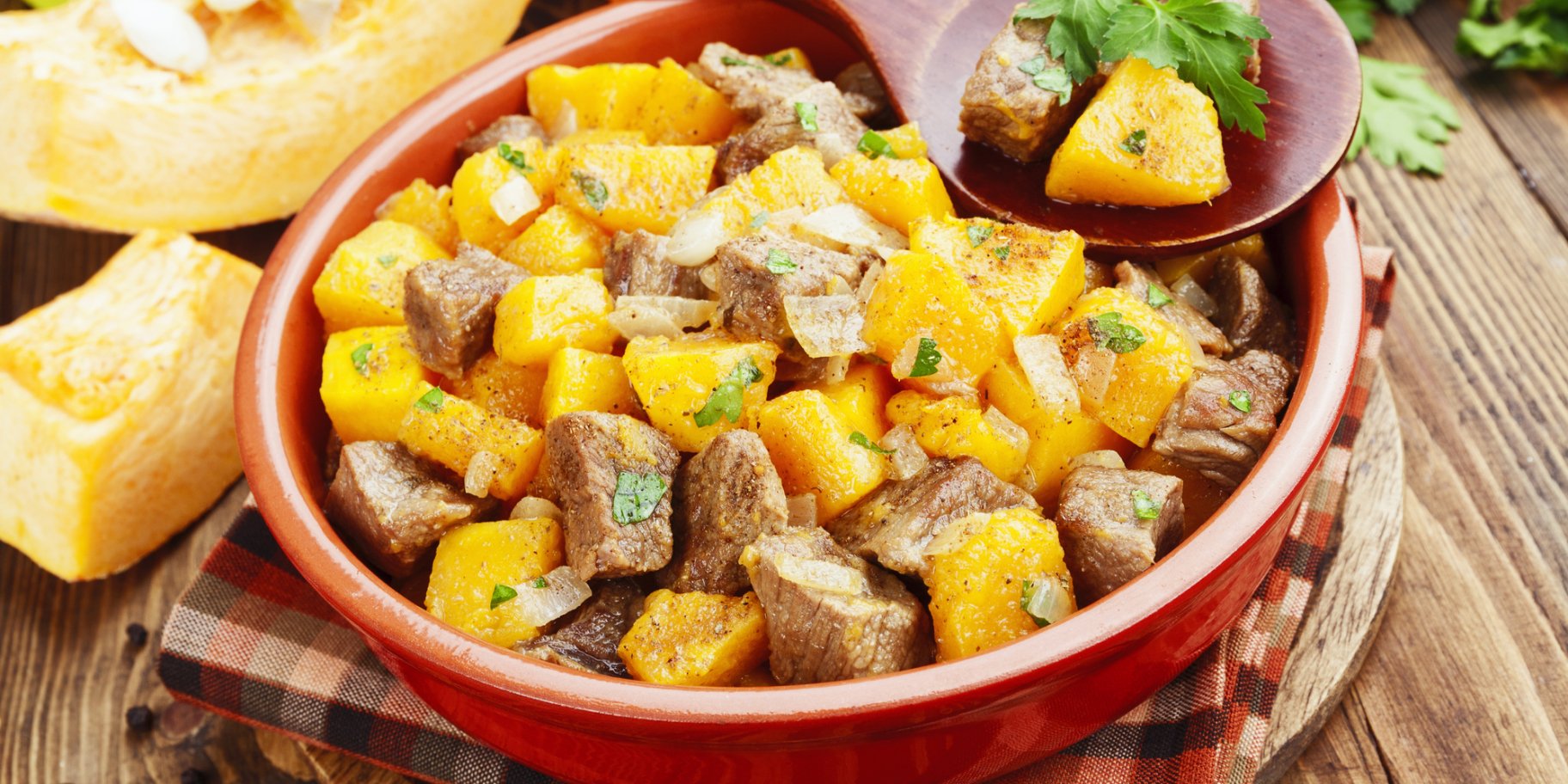 Рагу с говядиной, тыквой и овощами