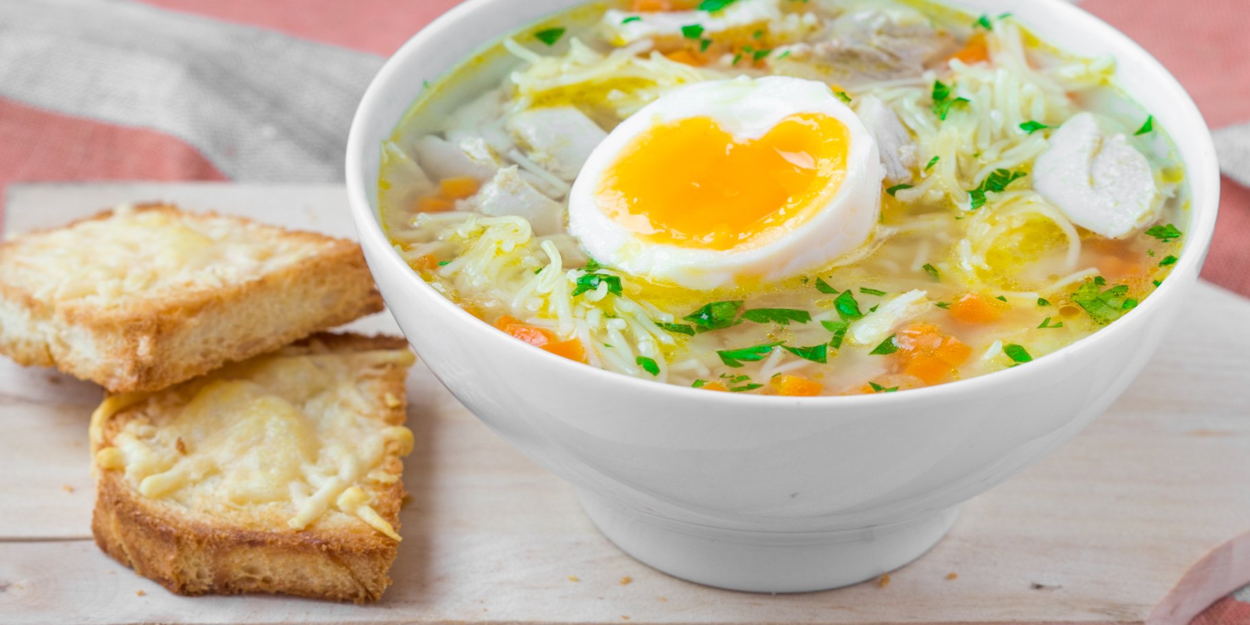 Зігріваючий суп із локшиною