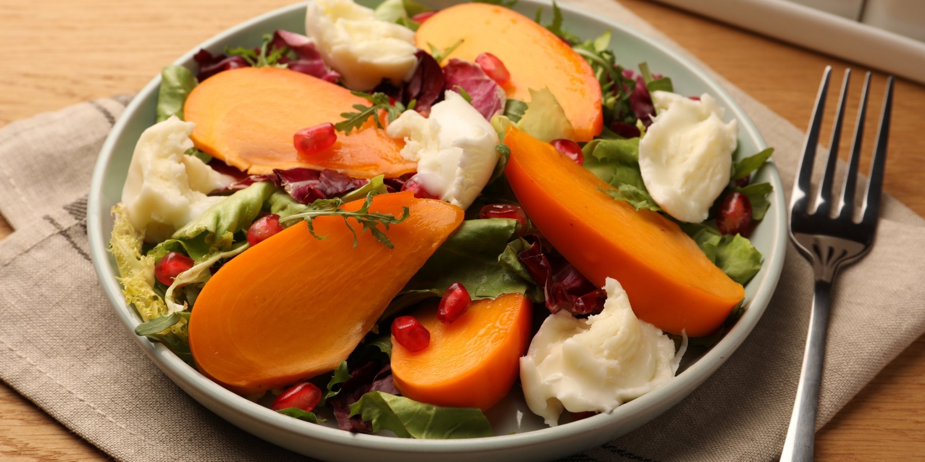 Салат з хурмою і моцарелою - рецепт