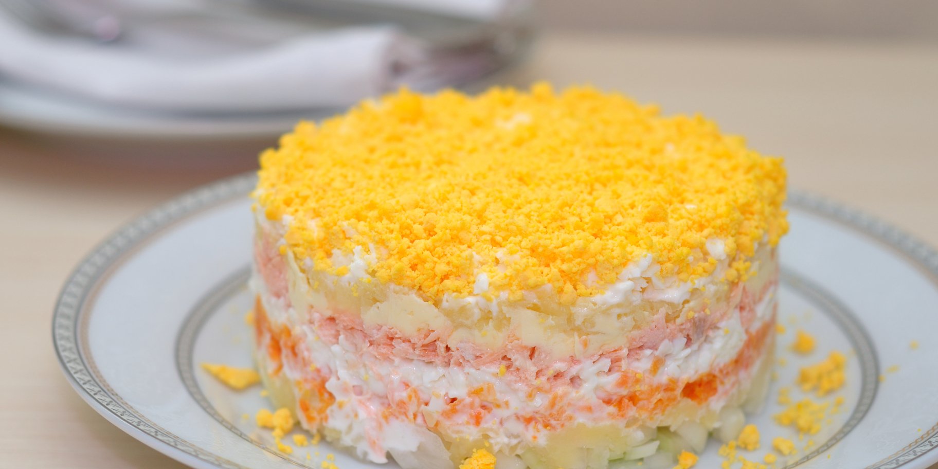 Салат з консервованої горбуші - рецепт