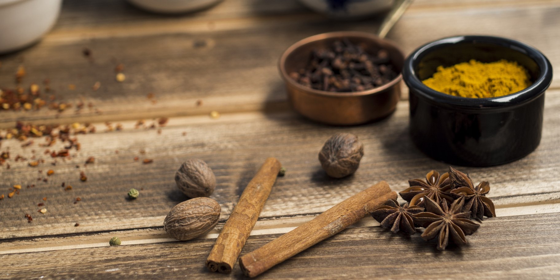Кориця, гвоздика, прянощі