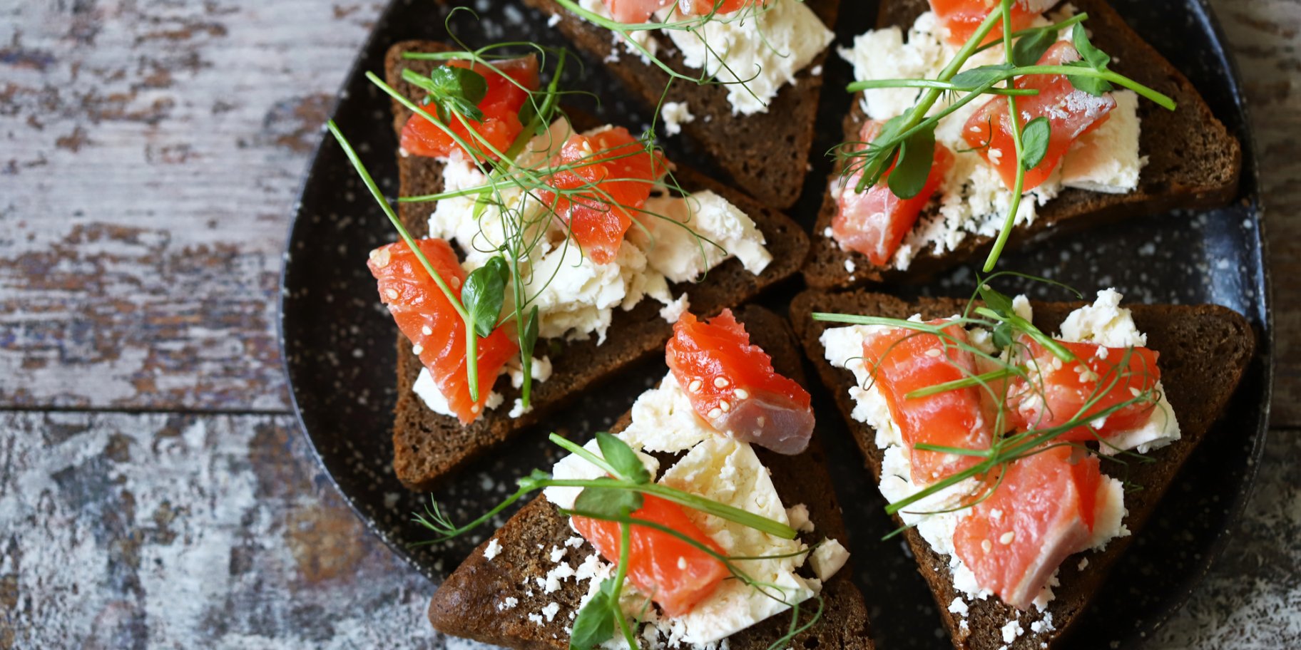 Тости з сьомгою