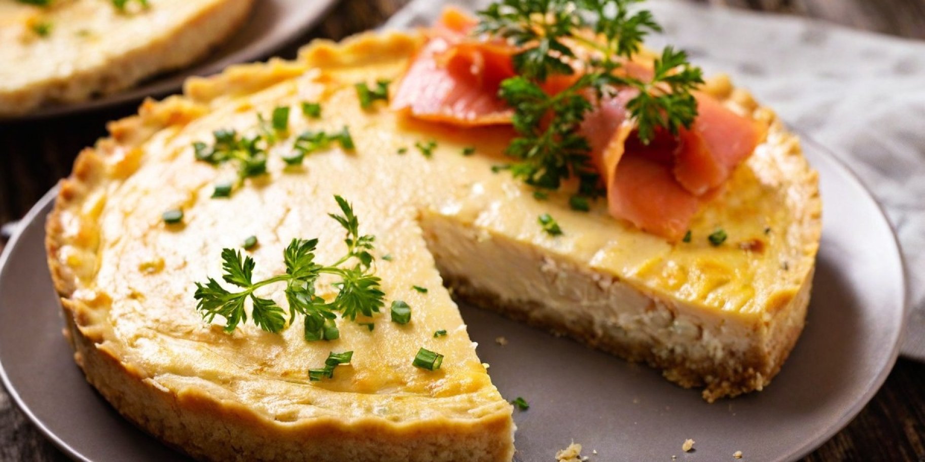 Чизкейк з копченим лососем і цибулею