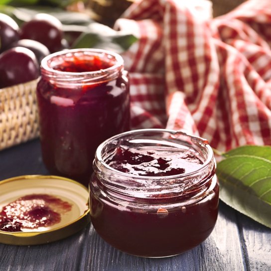 Сливовой соус в банках