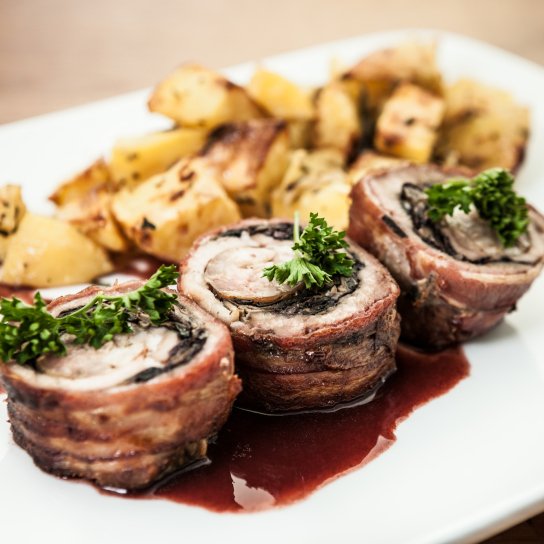 Яловичі рулетики