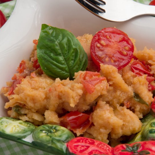 Томатний суп з хлібом