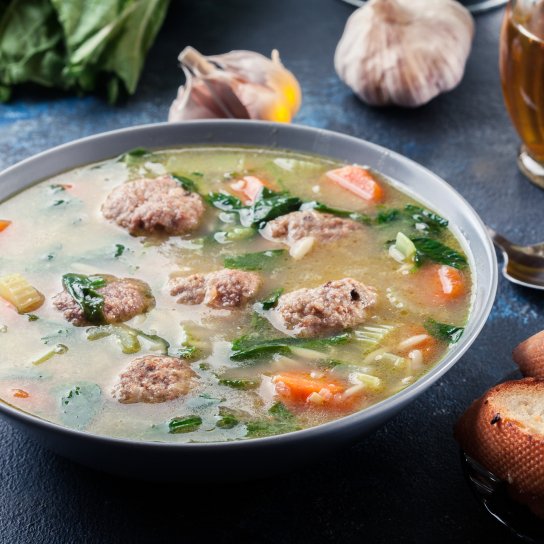Суп з фрикадельками та овочами