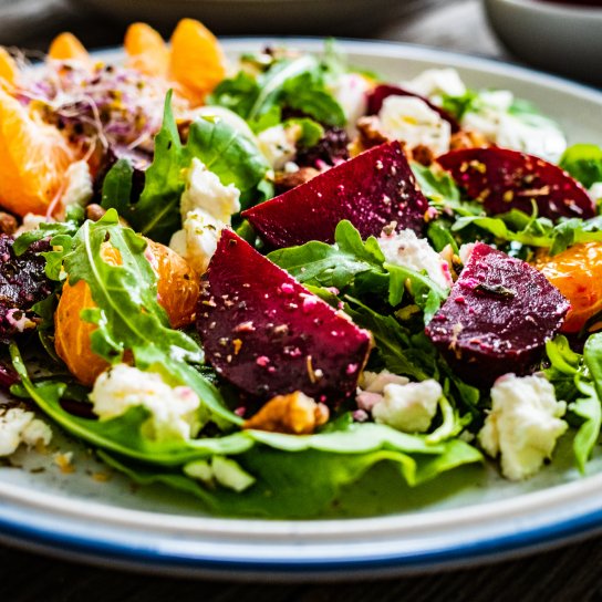 Салат з буряком, фетою і апельсином