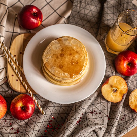 Панкейки з яблуками