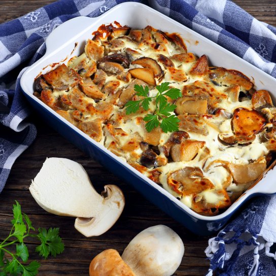 Белые грибы в сметане