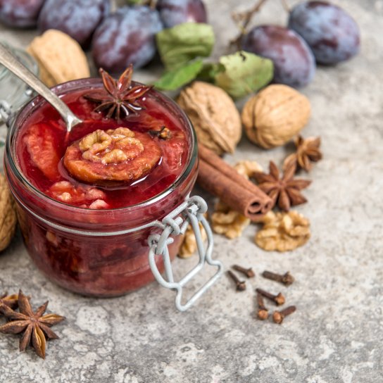 Сливове варення з горіхами