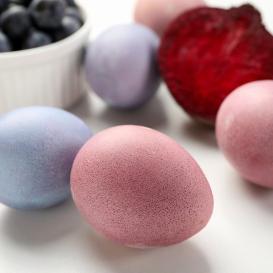 Крашанки, пофарбовані буряком