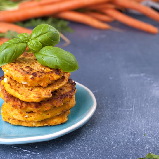 Морковные блинчики с зеленой гречкой
