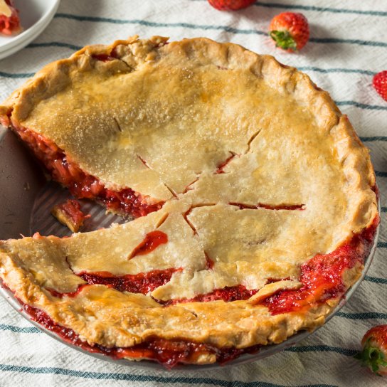 Полуничний пиріг - весняний десерт