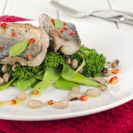 Скумбрія з овочами