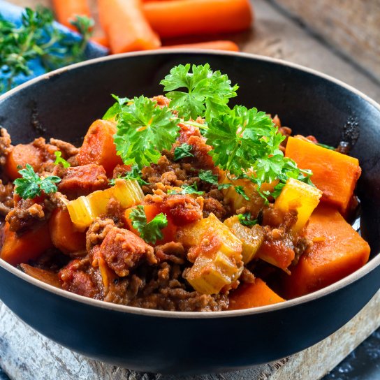 Запечений батат з фаршем та овочами