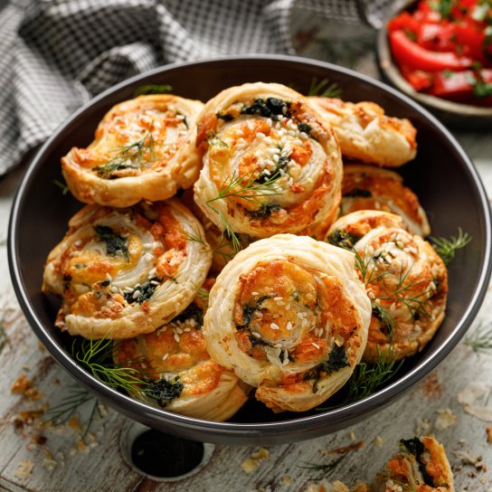 Улитки из слоеного теста