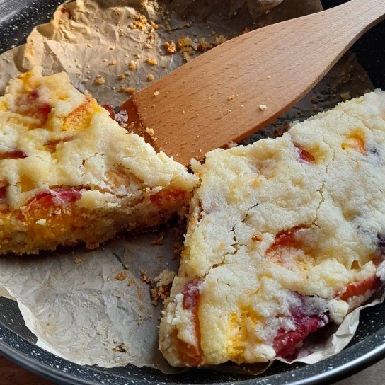 Пирог с персиками и бананом