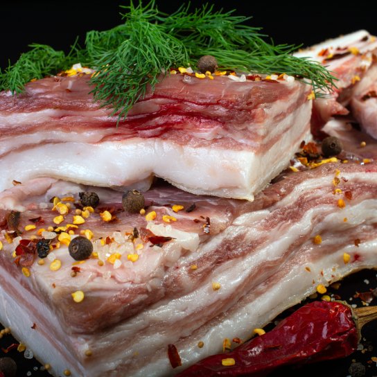 сало з зеленню