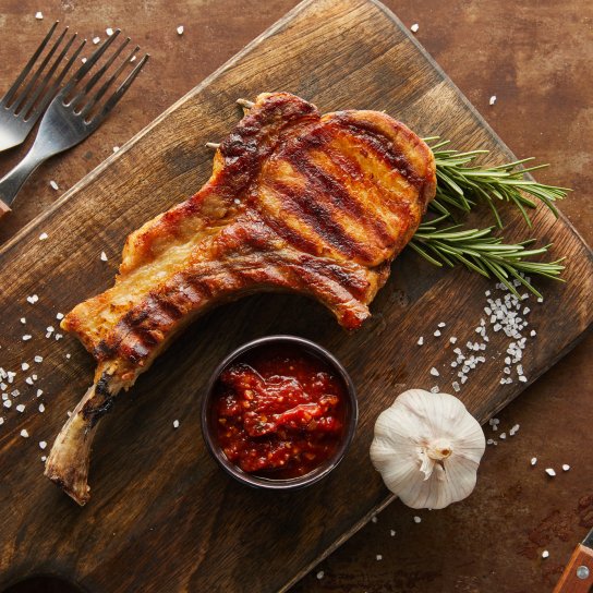 Мясо с соусом и барбекю