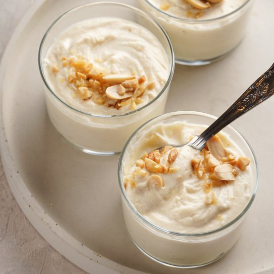 Йогуртовий мус з горішками