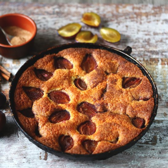 Швидкий пиріг зі сливами