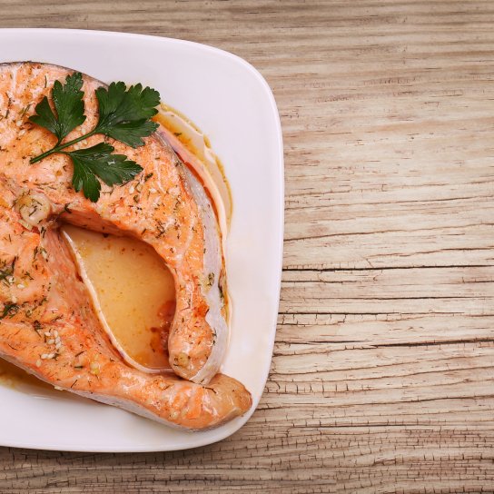 Стейк червоної риби