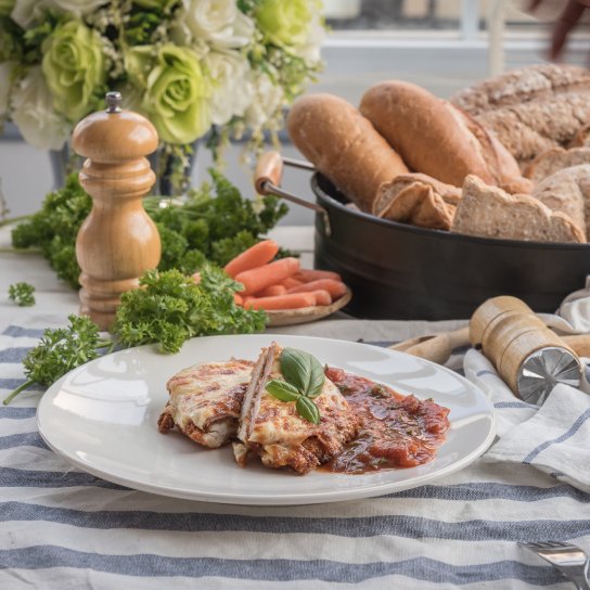 Закуска из баклажанов, помидоров и фасоли.