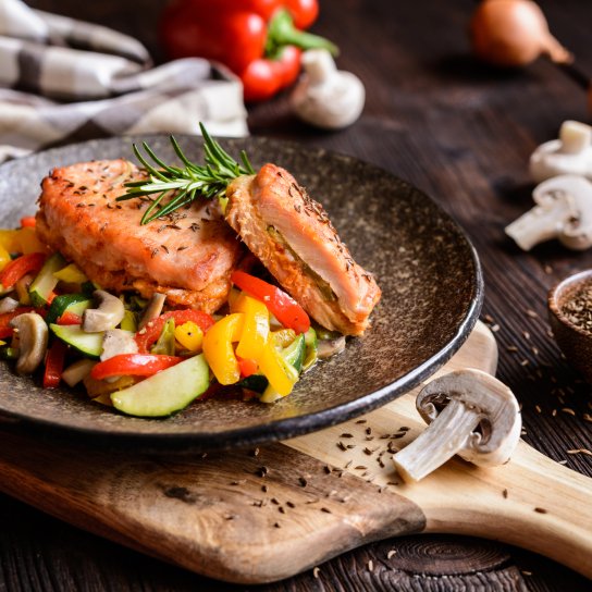 Стейки, фаршировані персиками