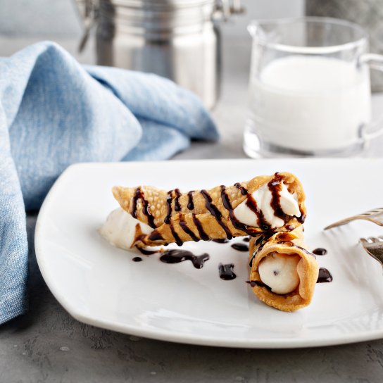 Канолі з сирною начинкою