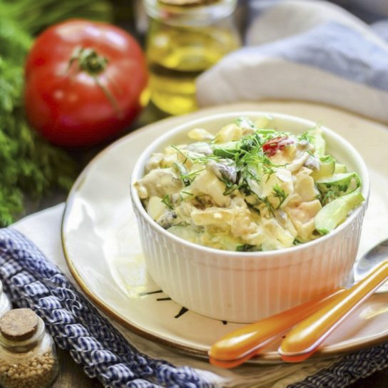 Салат з курятиною і кальмарами - рецепт