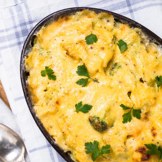 Запіканка з курятиною, броколі та кабачком