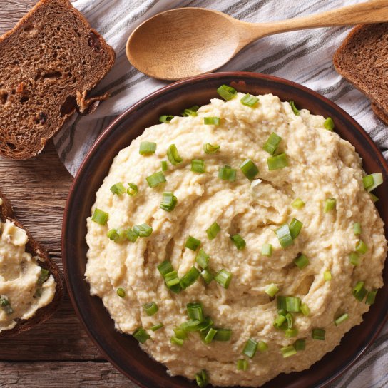 Оселедцевий паштет з сиром та яйцями