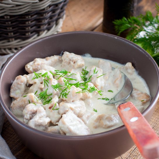 Куряче рагу в сметані