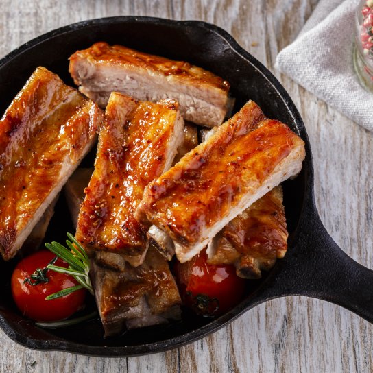 Свинячі реберця в пиві