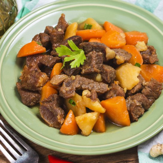 Яловича грудинка з картоплею