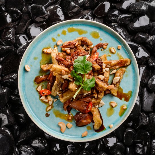 Салат с баклажанами, перцем и курицей