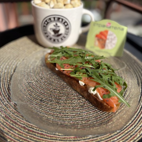 Брускета зі страчателою