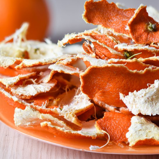 Засушенная мандариновая цедра