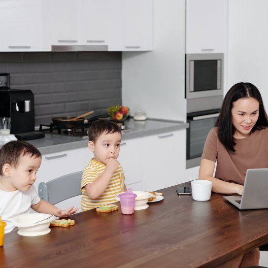 чим нагодувати дитину в спеку