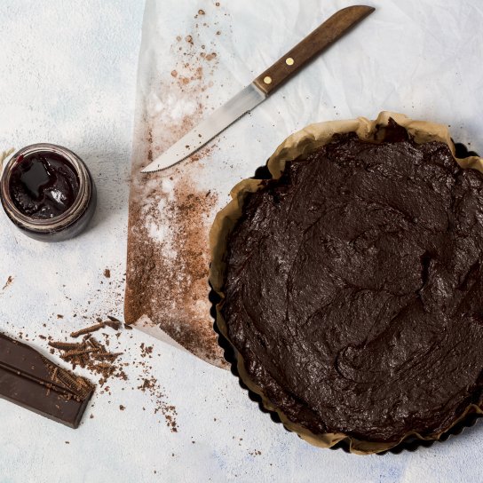 Шоколадний тарт із вишнями