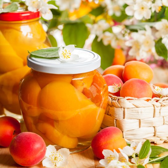 Варення з персиків з горіхами