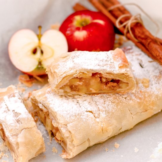 Вертута з яблуками