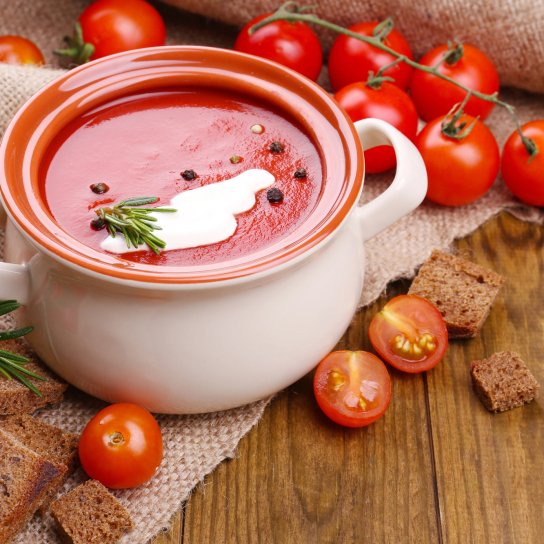 томатний суп зі сметаною