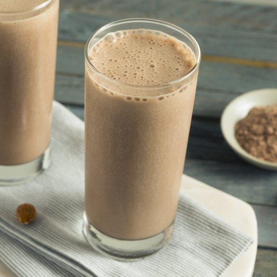 Протеїновий коктейль з ягодами